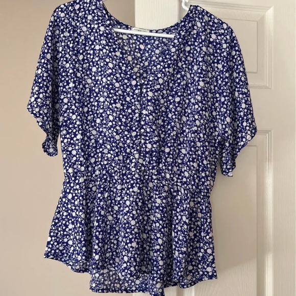 blouse - Picture 2 of 6